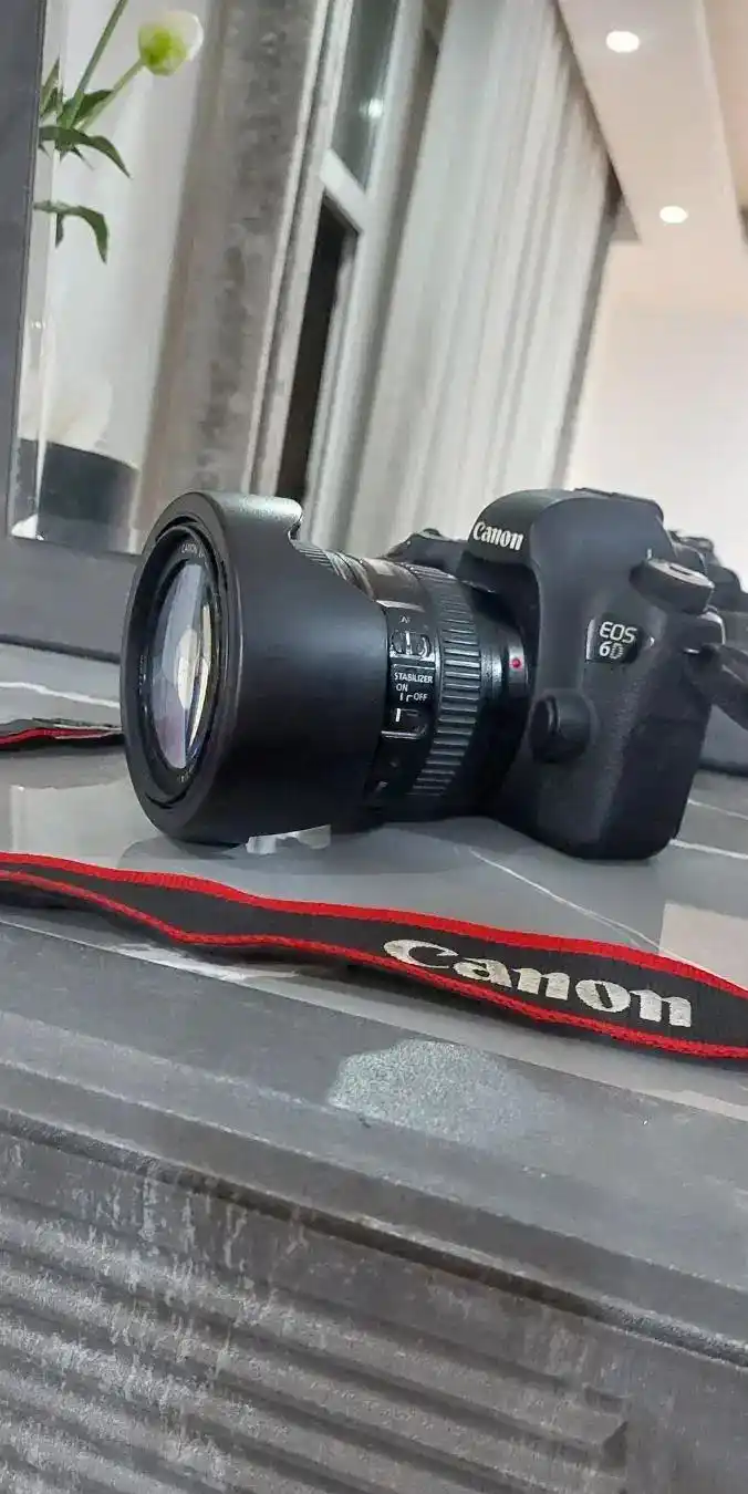 دوربین عکاسی مدل 6D مارک ۱ دست دو