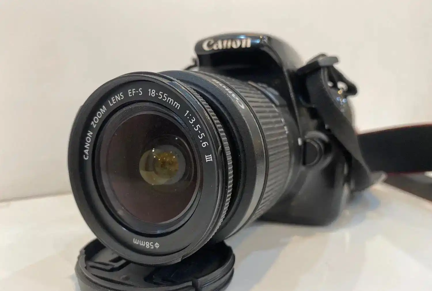 دوربین کنون 1100D دست دو