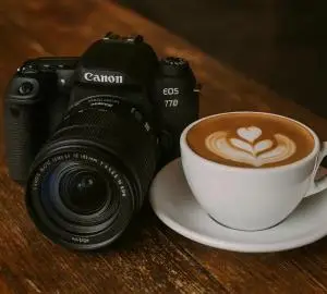 دوربین۷۷d دست دوم