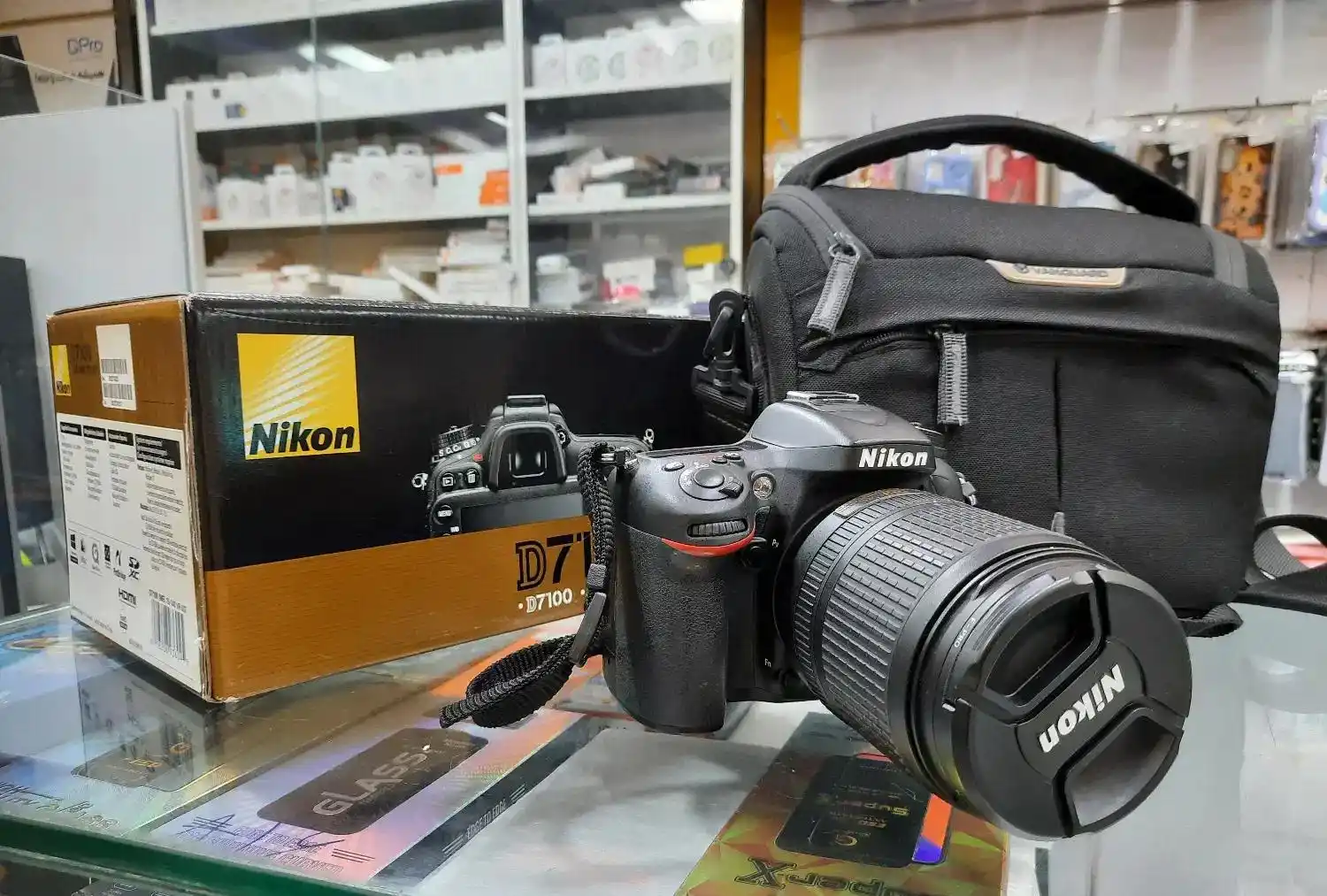 دوربین نیکون D7100 دست دو