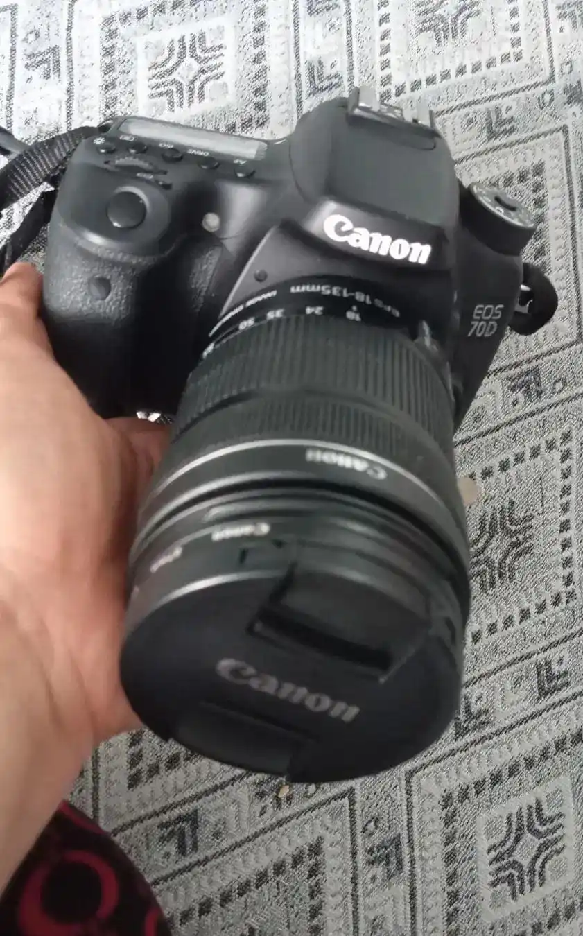 دوربین D70 دست دو