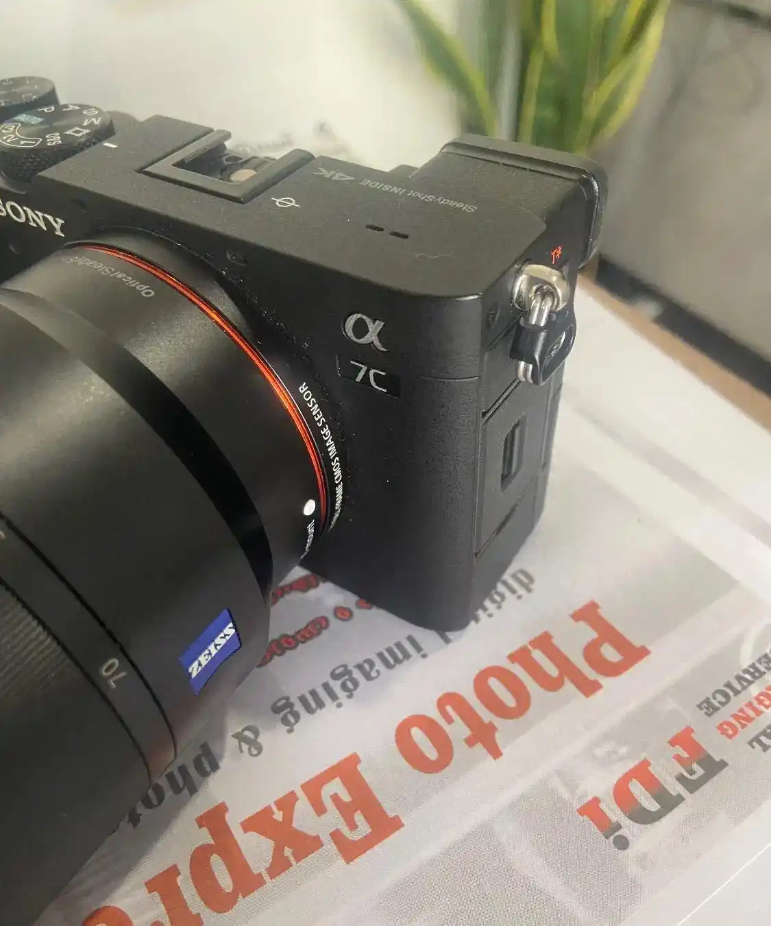 دوربین سونی a7c دست دو