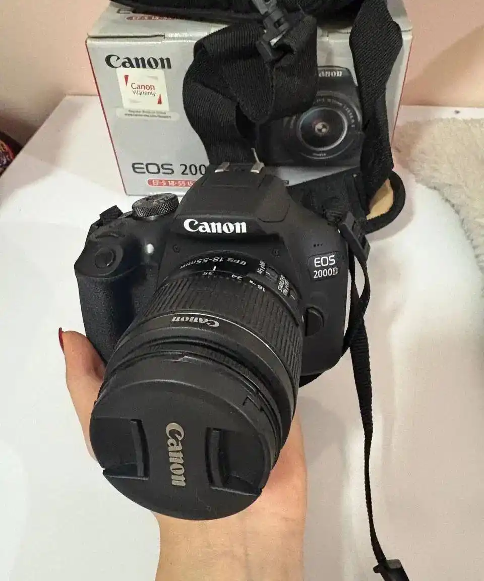 canon 2000D 18-55 is II دست دو