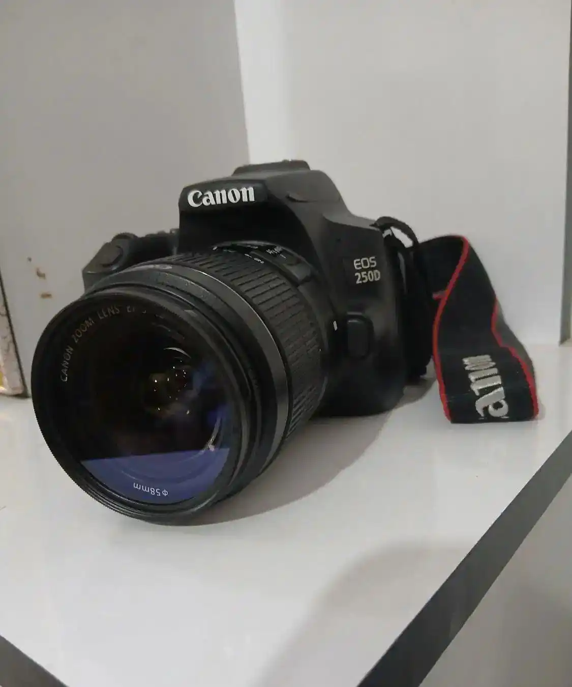 دوربین ۲۵۰D canon دست دو