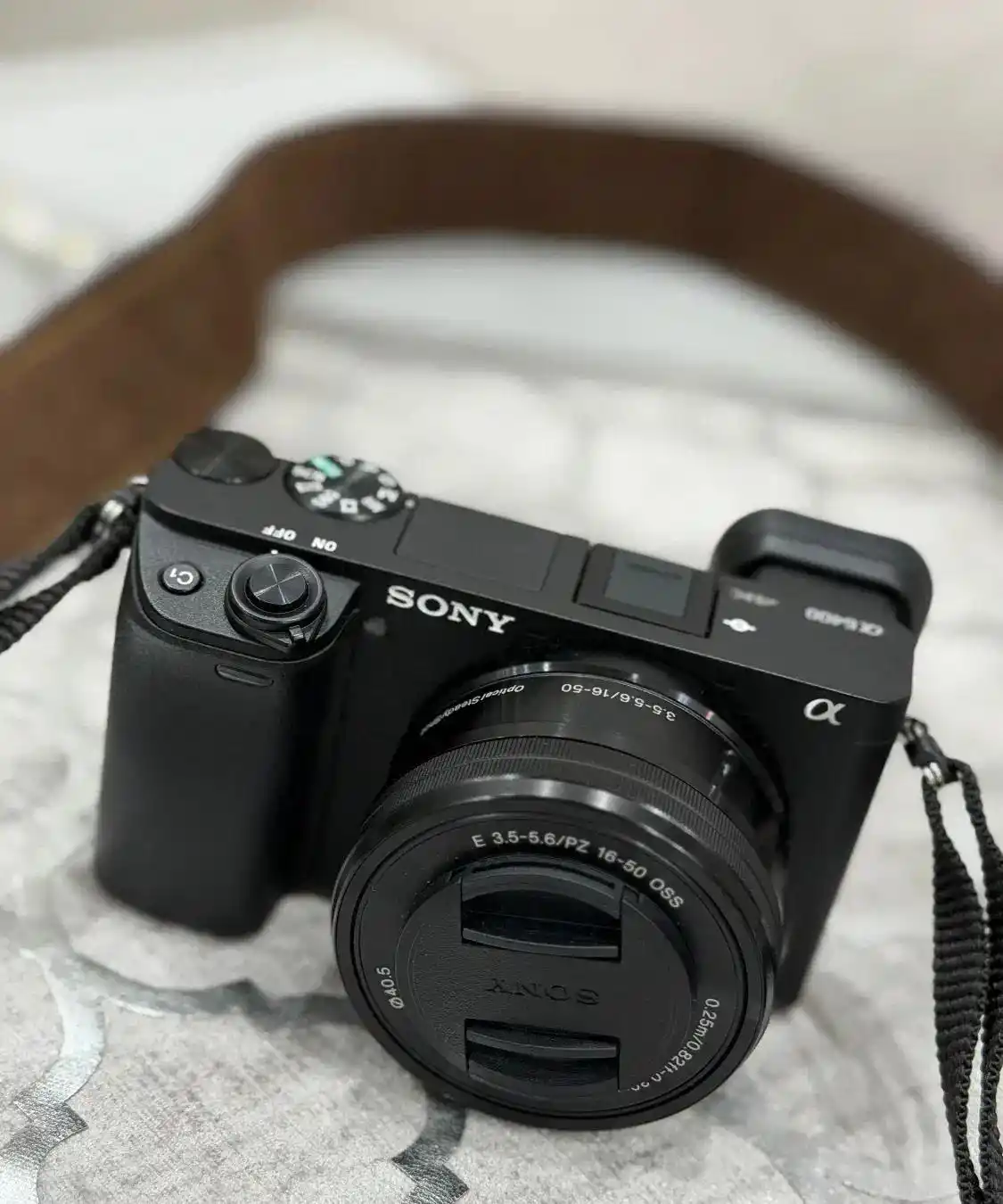 دوربین سونی مدل Alpha a6400 دست دو