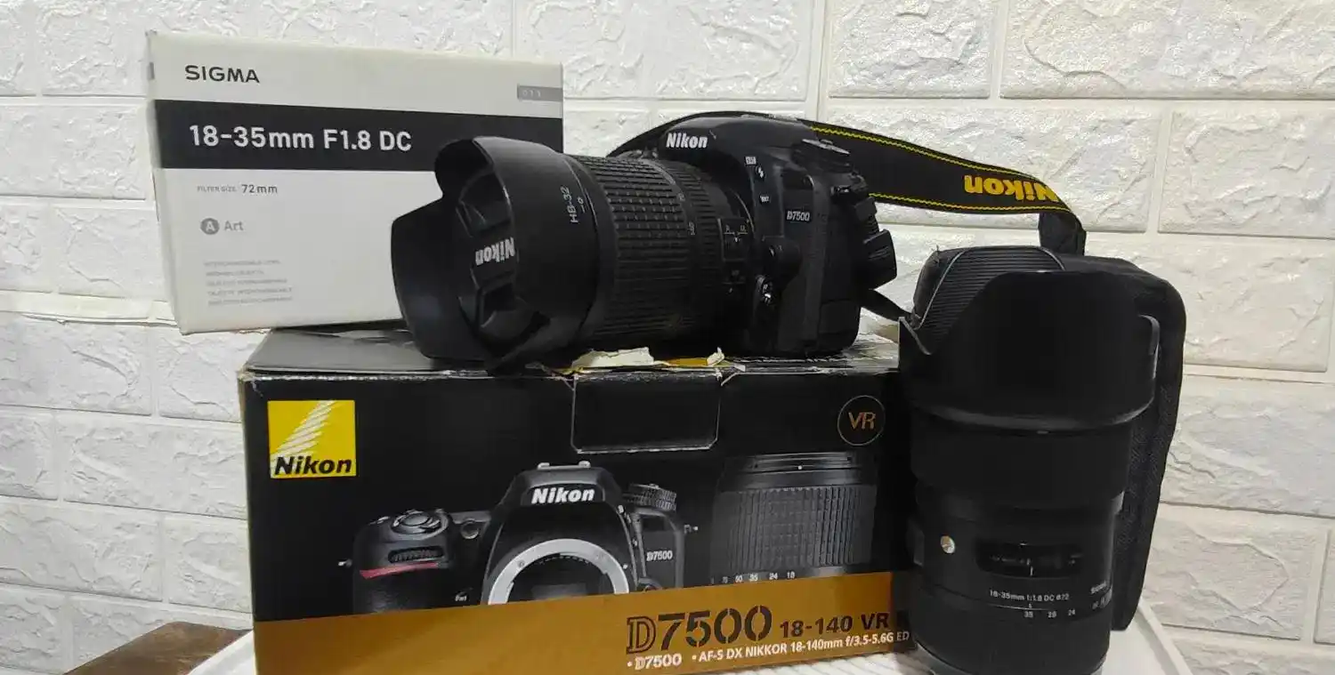دوربین nikon d7500 دست دو