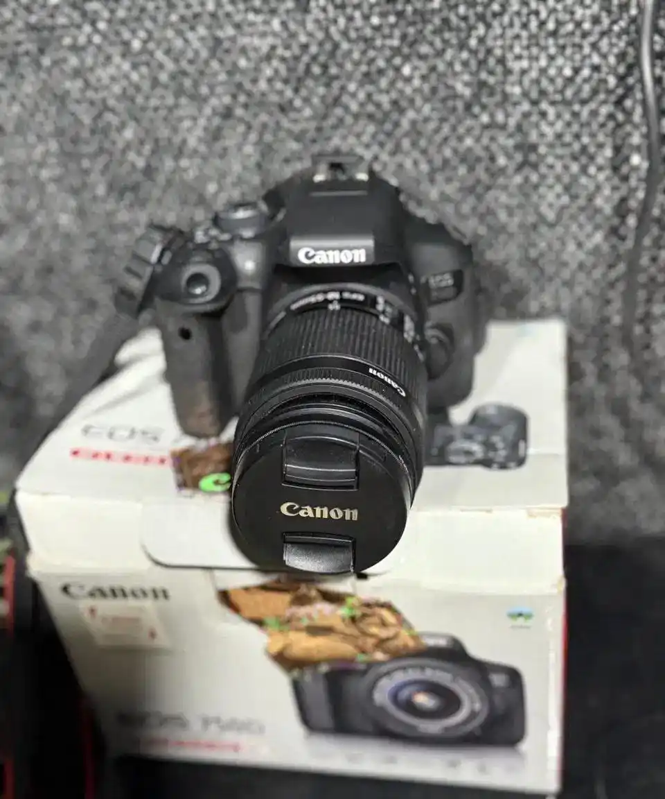 دوربین عکاسی ۷۵۰ دی کنون همراه با لنز دست دو