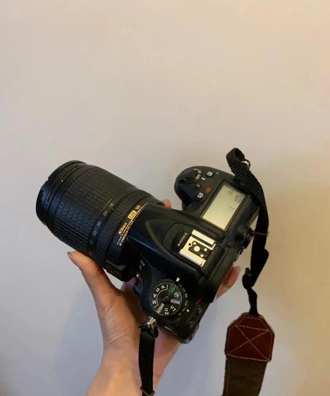 دوربین نیکون D7200/ 18000shutt دست دو