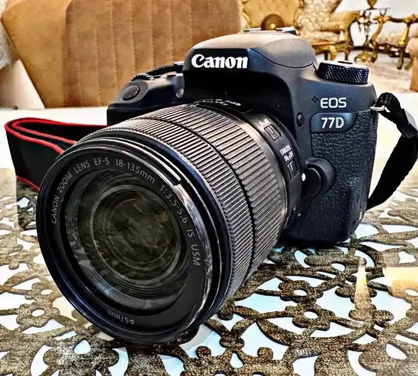 دوربین canon 77D دست دو