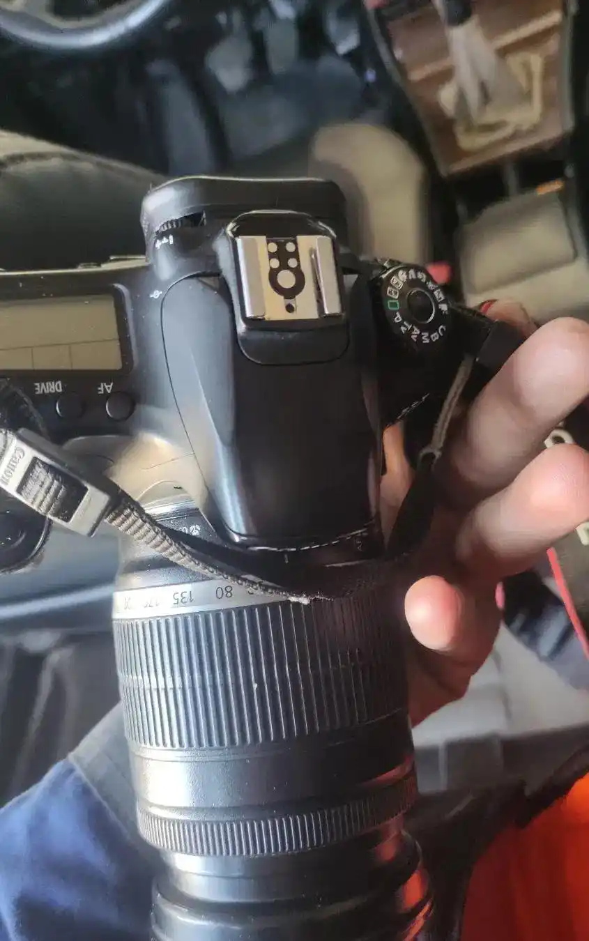 دوربین کانن مدل60d دست دو