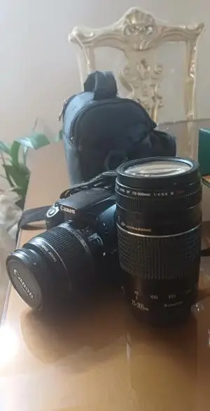 دوربین کانن ۴۰۰ دی با دو لنز عالی دست دوم