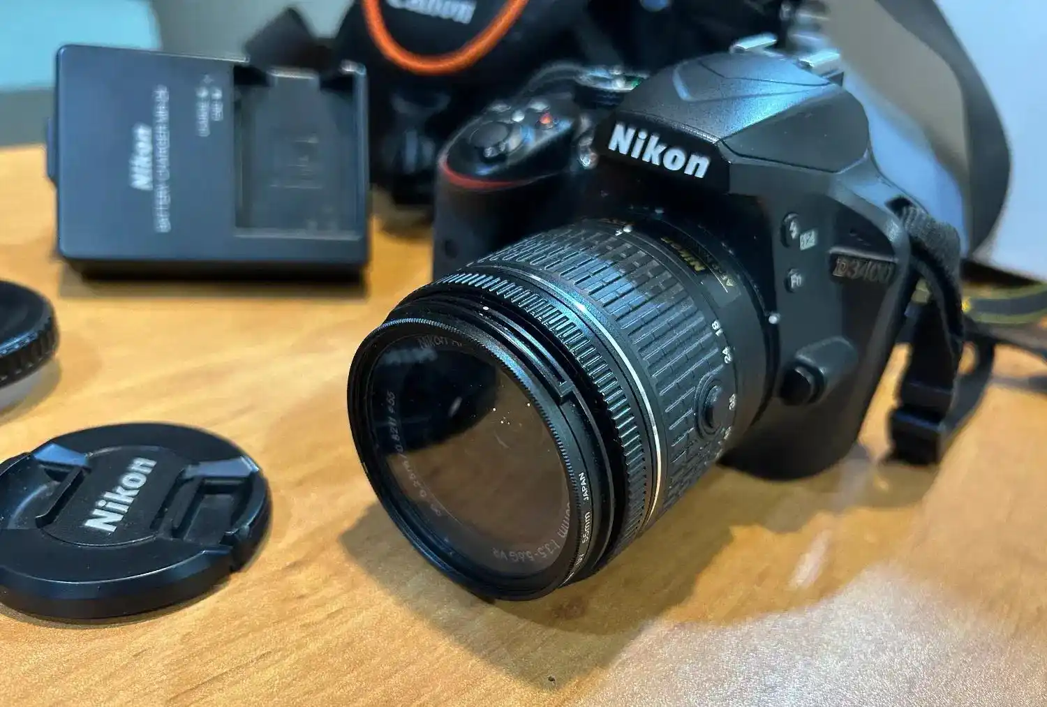 Nikon 3400D دوربین نیکون dslr دست دو