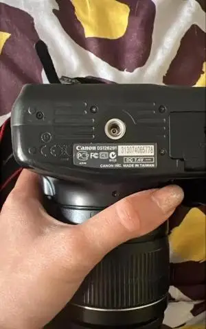 دوربین کانن 1100d دست دوم