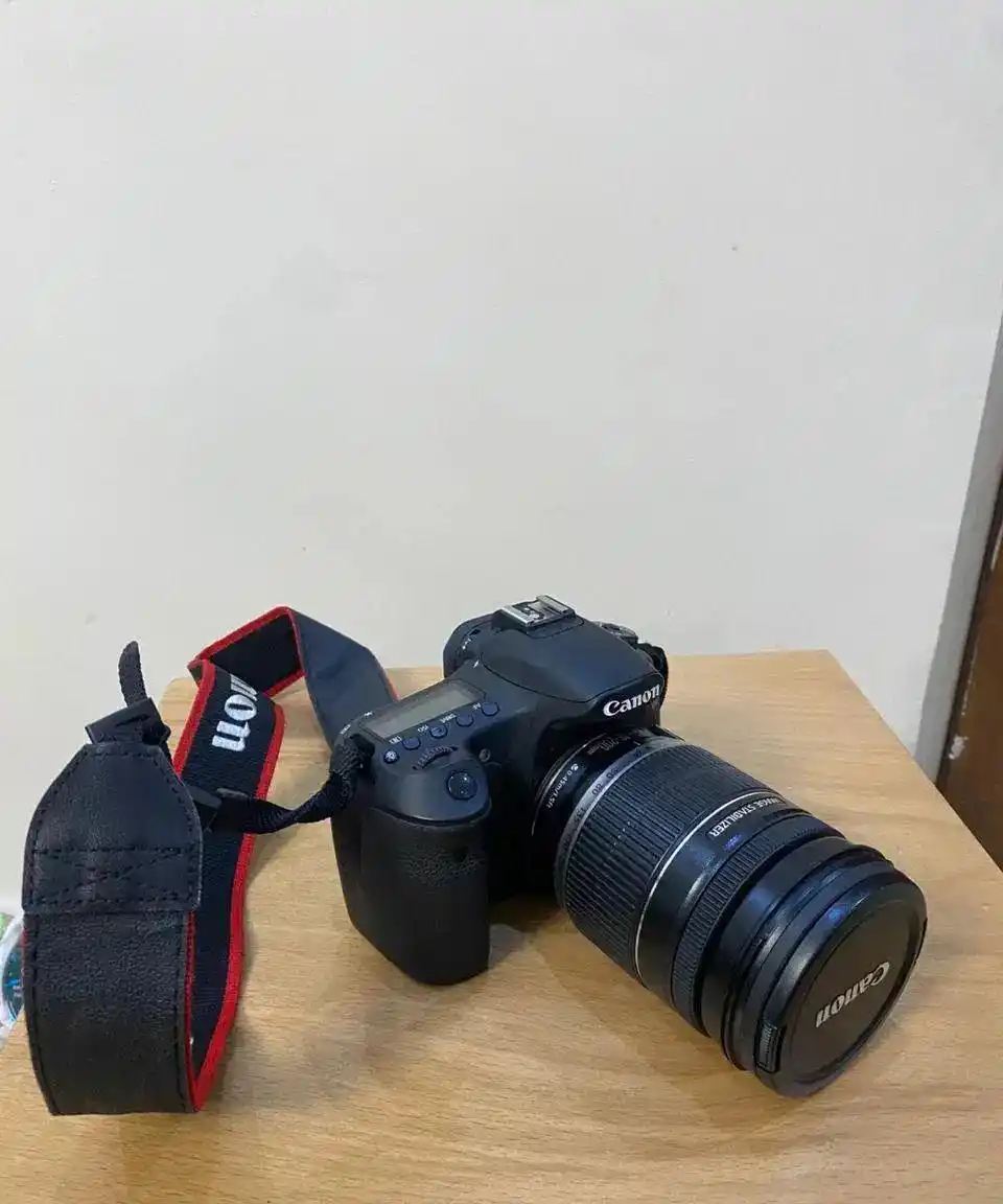 دوربین Canon 60D دست دو