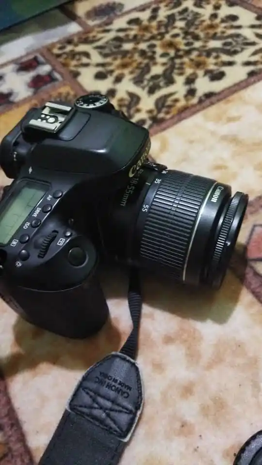 دوربین عکاسی 80دی کانن دست دو