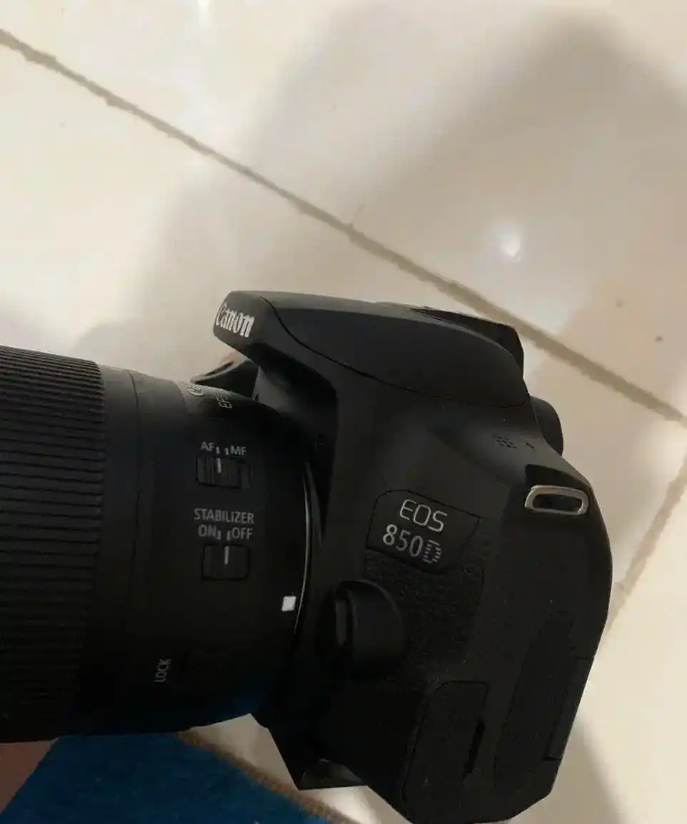 دوربین عکاسی و فیلم برداری کانن 850d دست دو