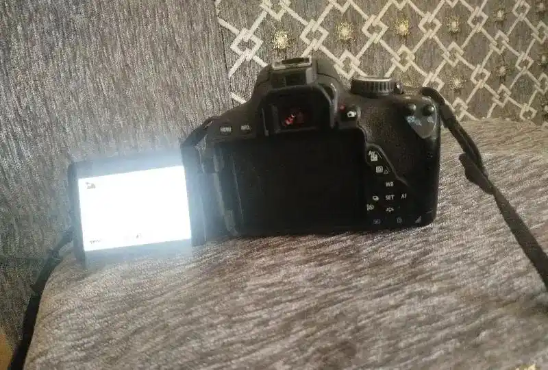 دوربین عکاسی کنونD650 دست دو