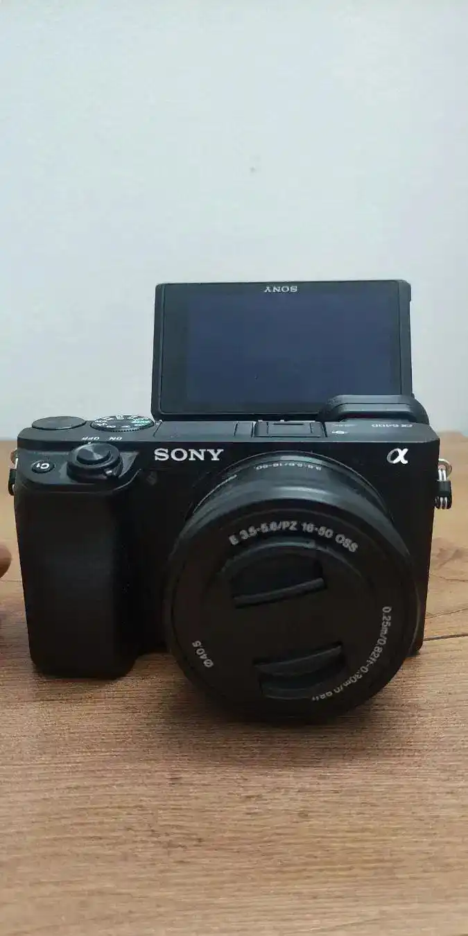 دوربین سونی a6400 اصلا استفاده نشده دست دو