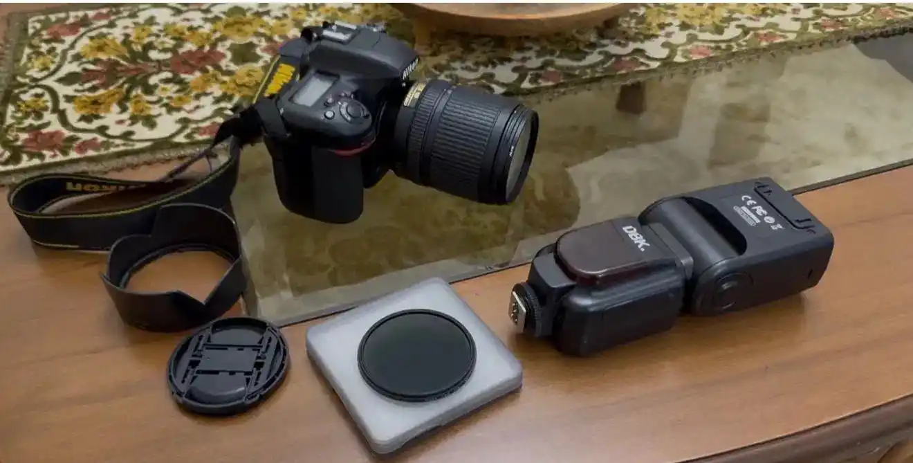 دوربین نیکون D7500 دست دو