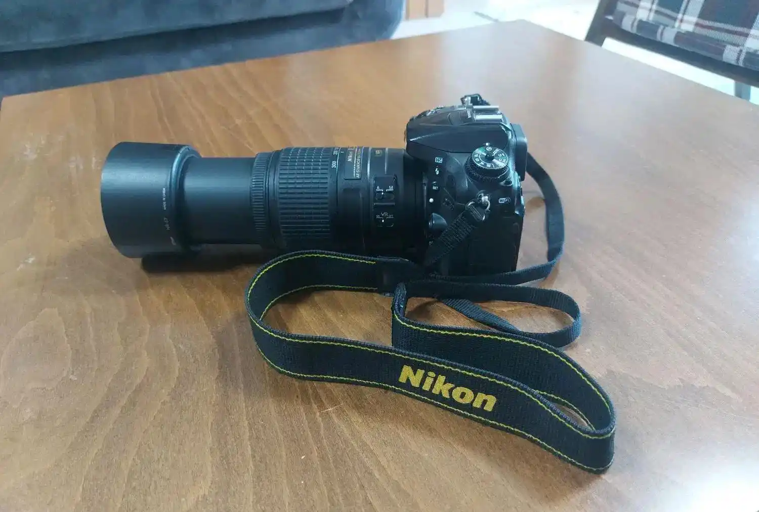 دوربین نیکون D7200 پکیج حرفه ای کامل دست دو