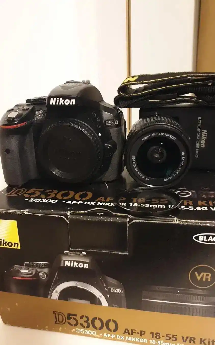 دوربین نیکون d5300 دست دو