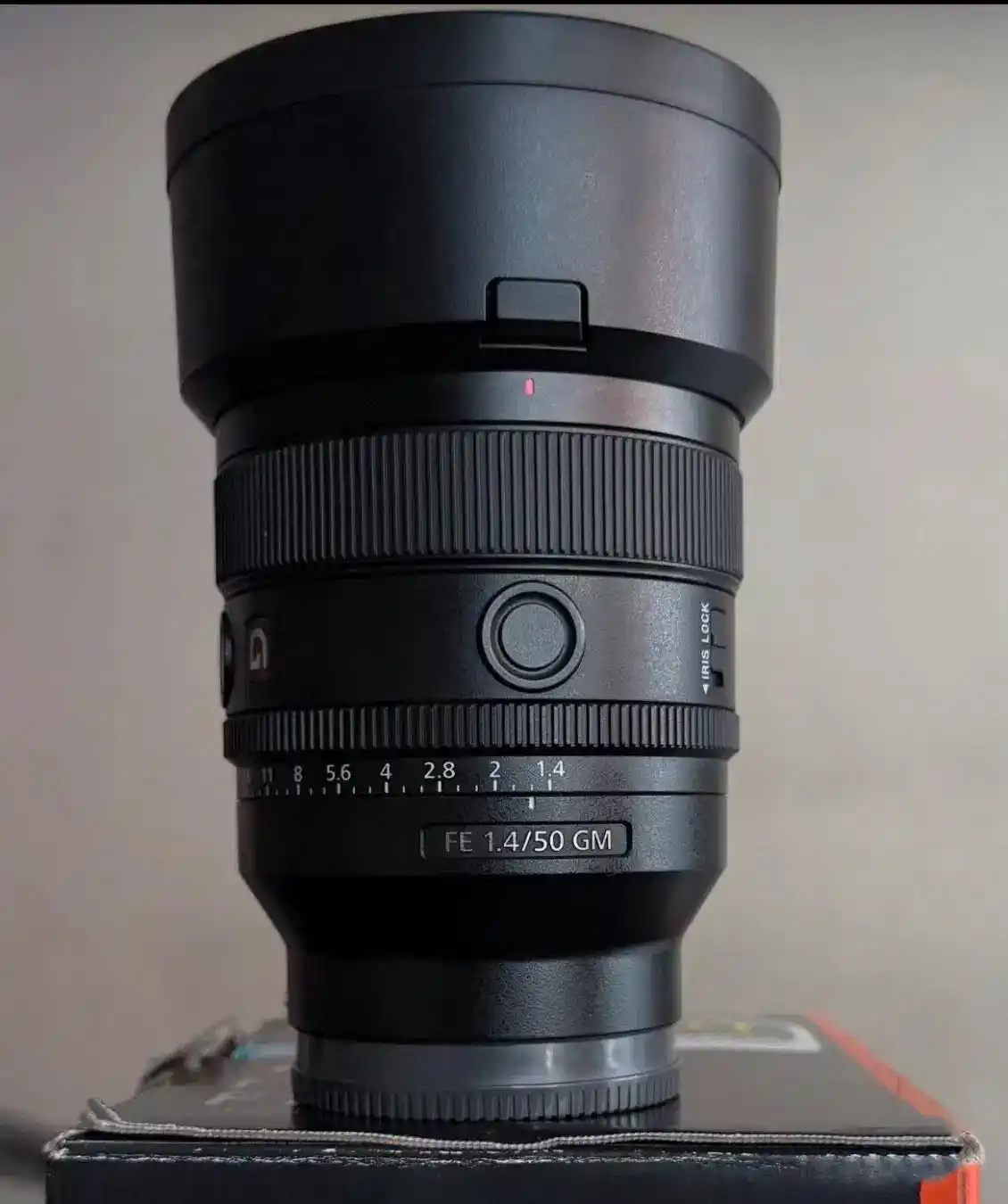 لنز ۵۰mm سونی اف ۱.۴ دست دو