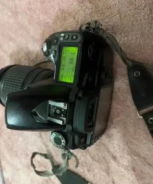 دوربین عکاسی نیکون به همراه لنز 18/200VR دست دوم