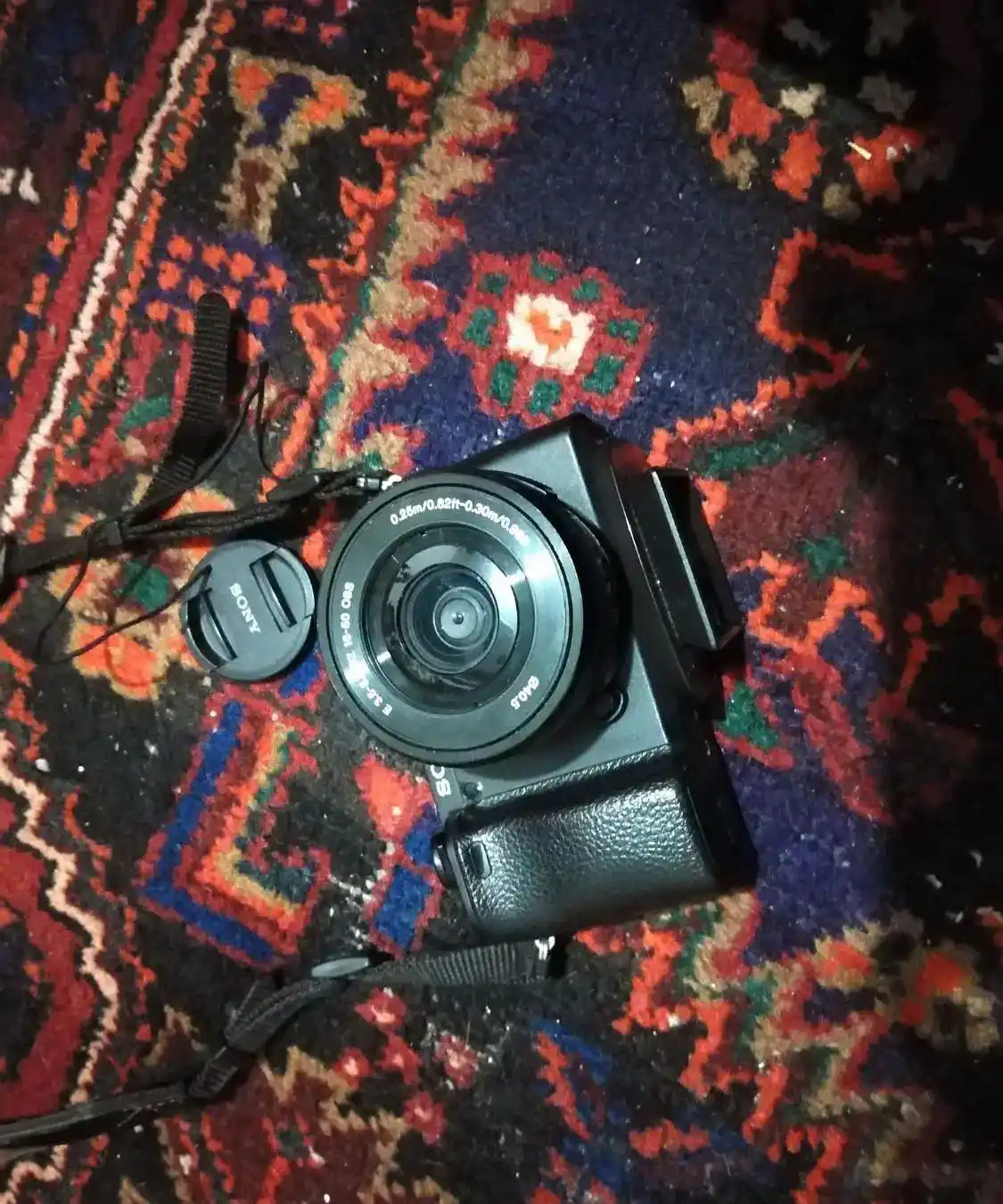 دوربین سونی A6400 دست دو