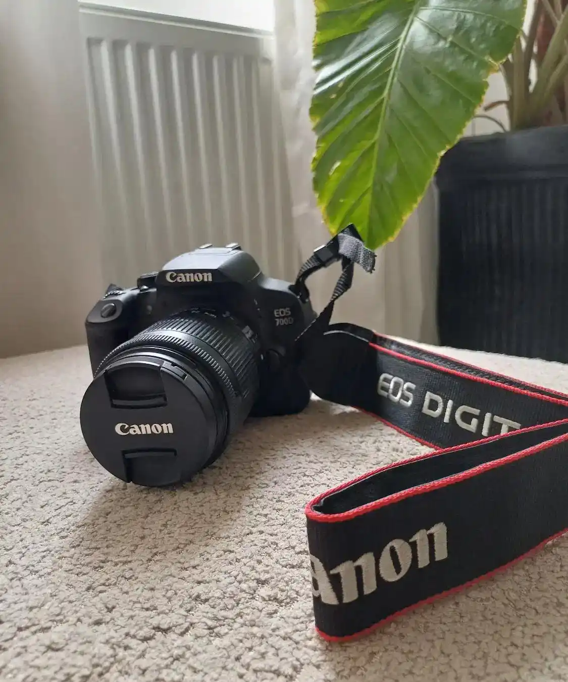 دوربین 700D Canoon دست دو