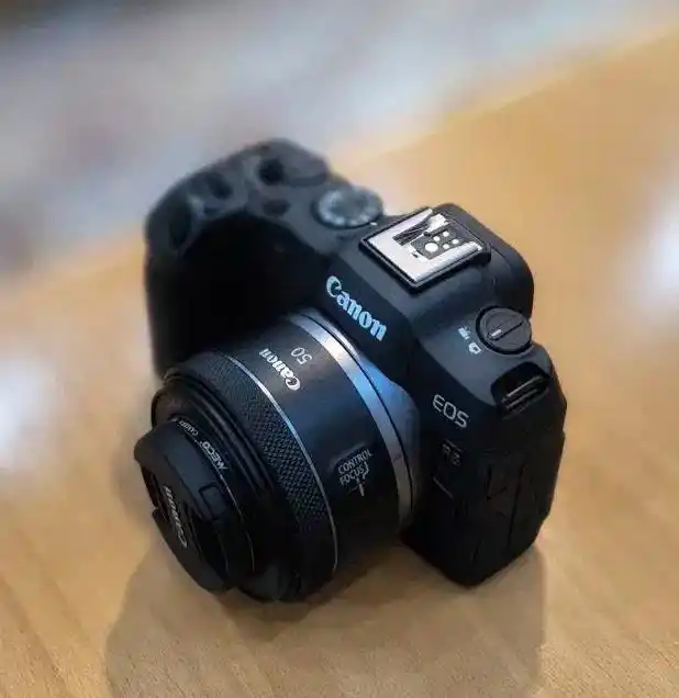 کنون R8 canon دست دو