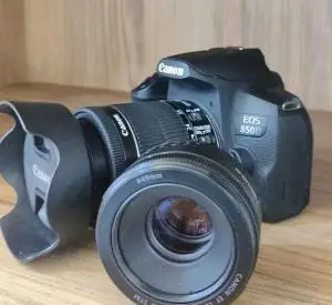 دوربین کنون Canon EOS 850D + لنز 18-55mm  مثل نو دست دوم