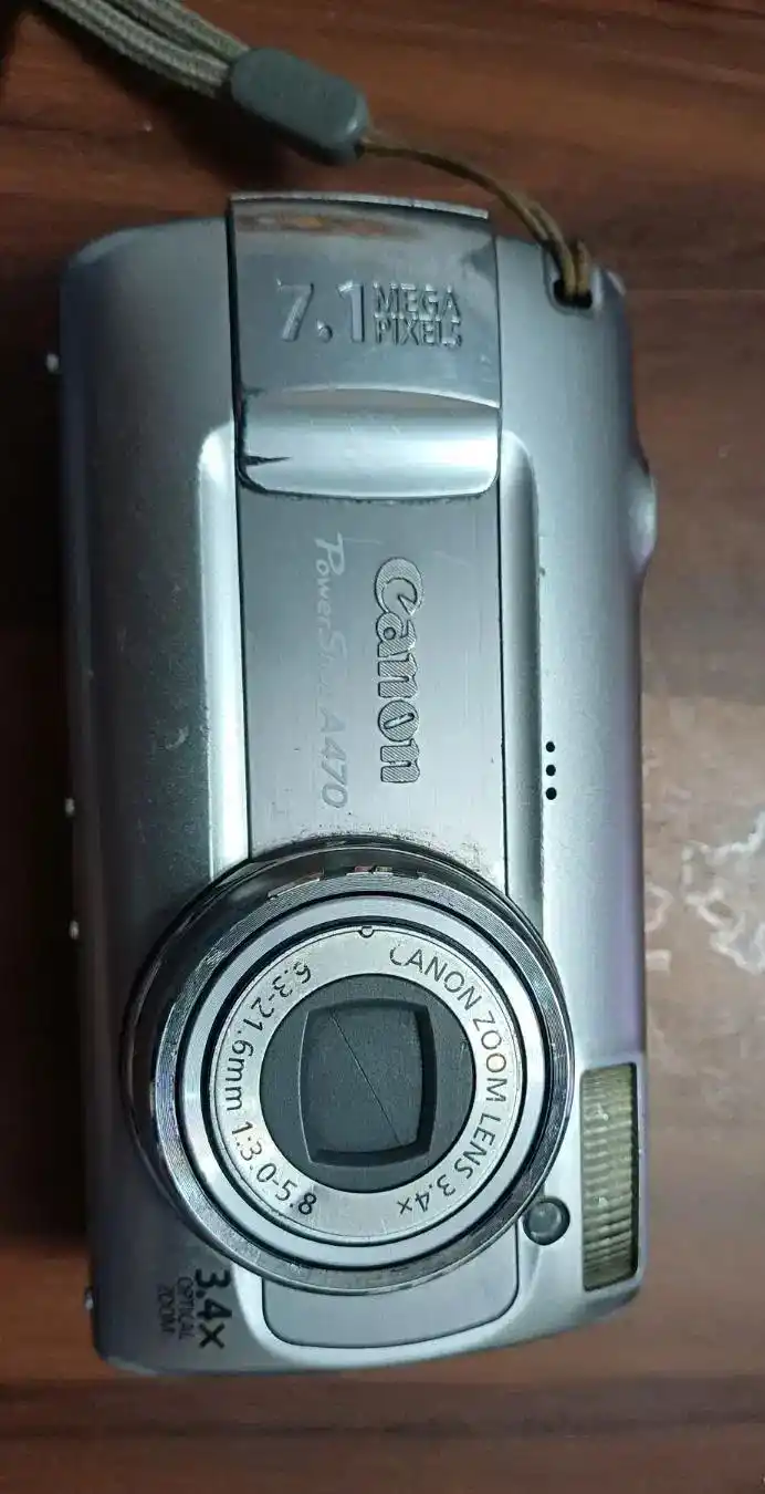 دوربین دیجیتال Canon PowerShot A47 دست دو
