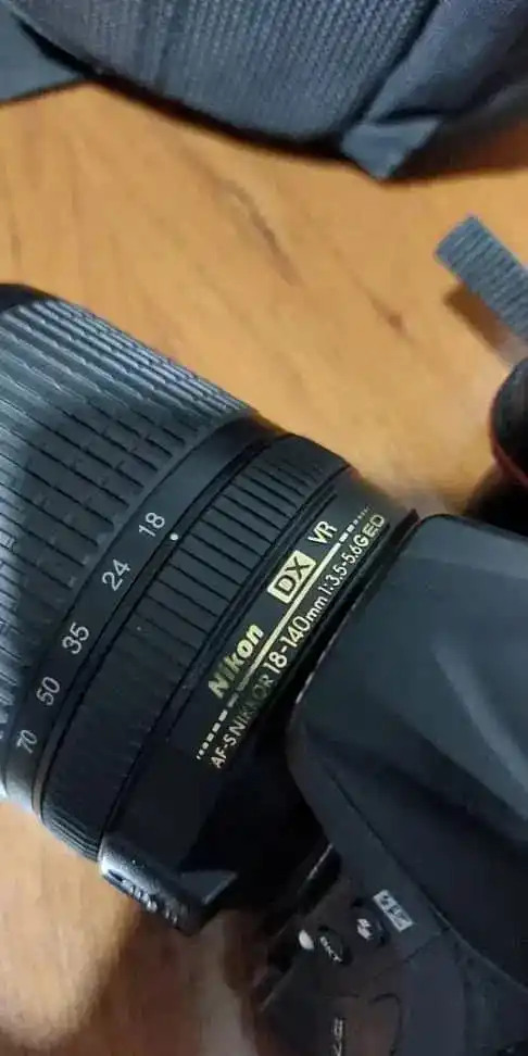 دوربین عکاسی nikon دست دو