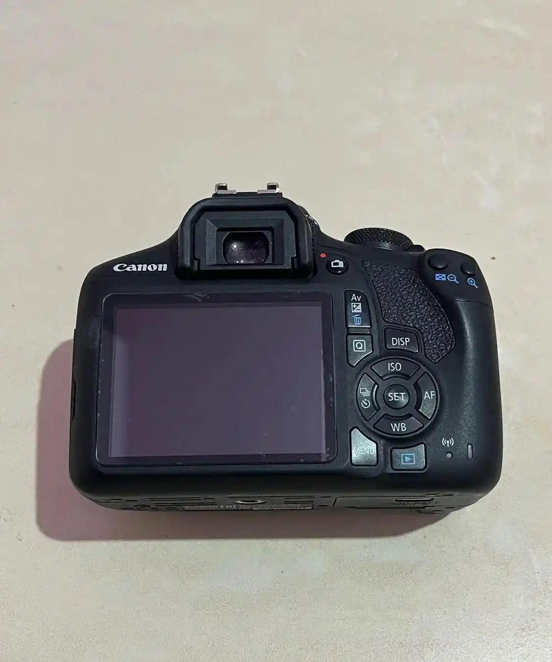 دوربین کنون 2000d دست دو