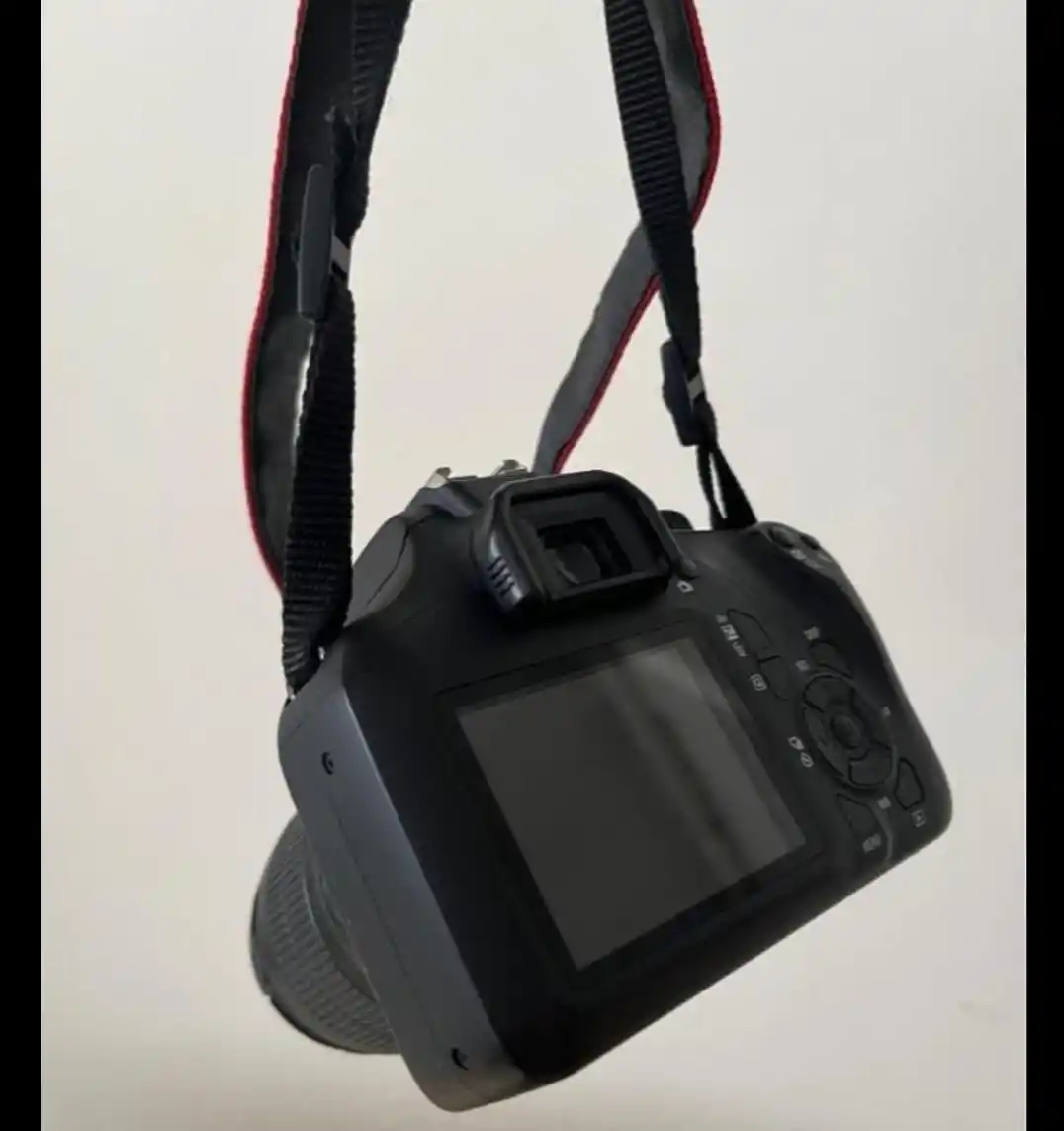 canon4000D دست دو