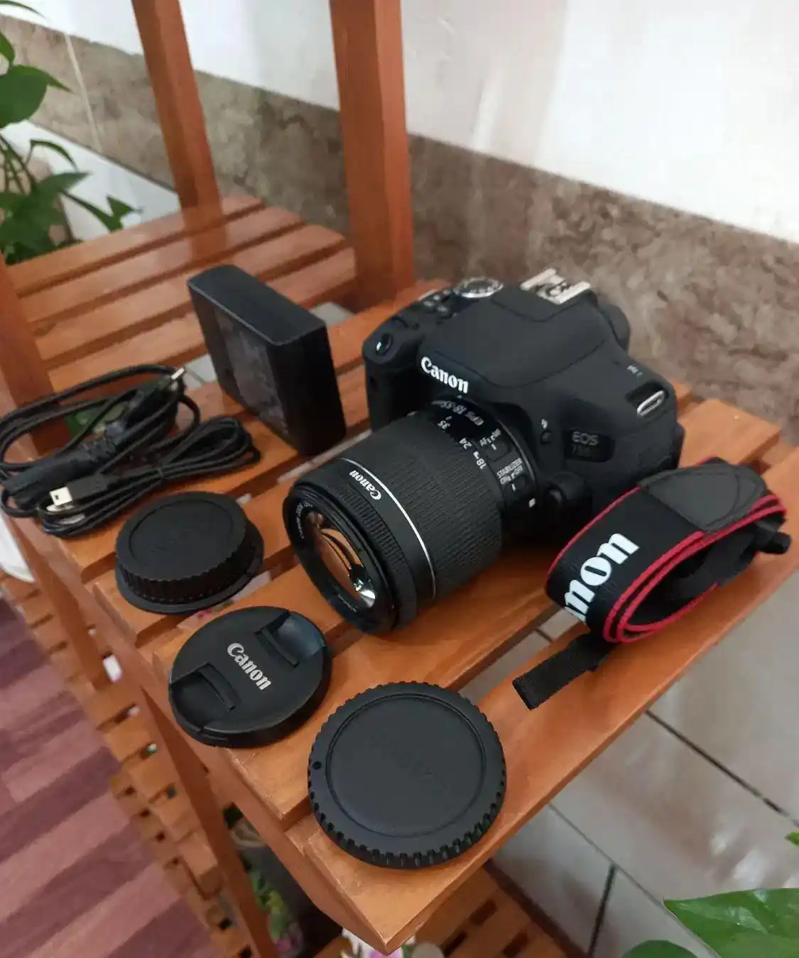 دوربین عکاسی وفیلمبرداری کنون D750 دست دو