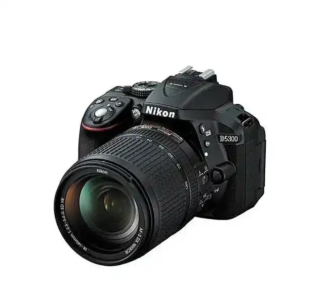 نیکون d5300 با دو لنز کاربردی دست دو