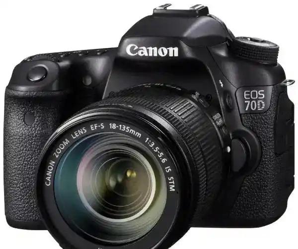 دوربین کنون70د دست دو