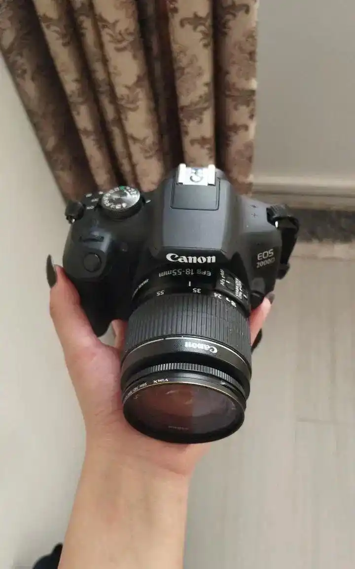 دوربین کنون 2000 d دست دو