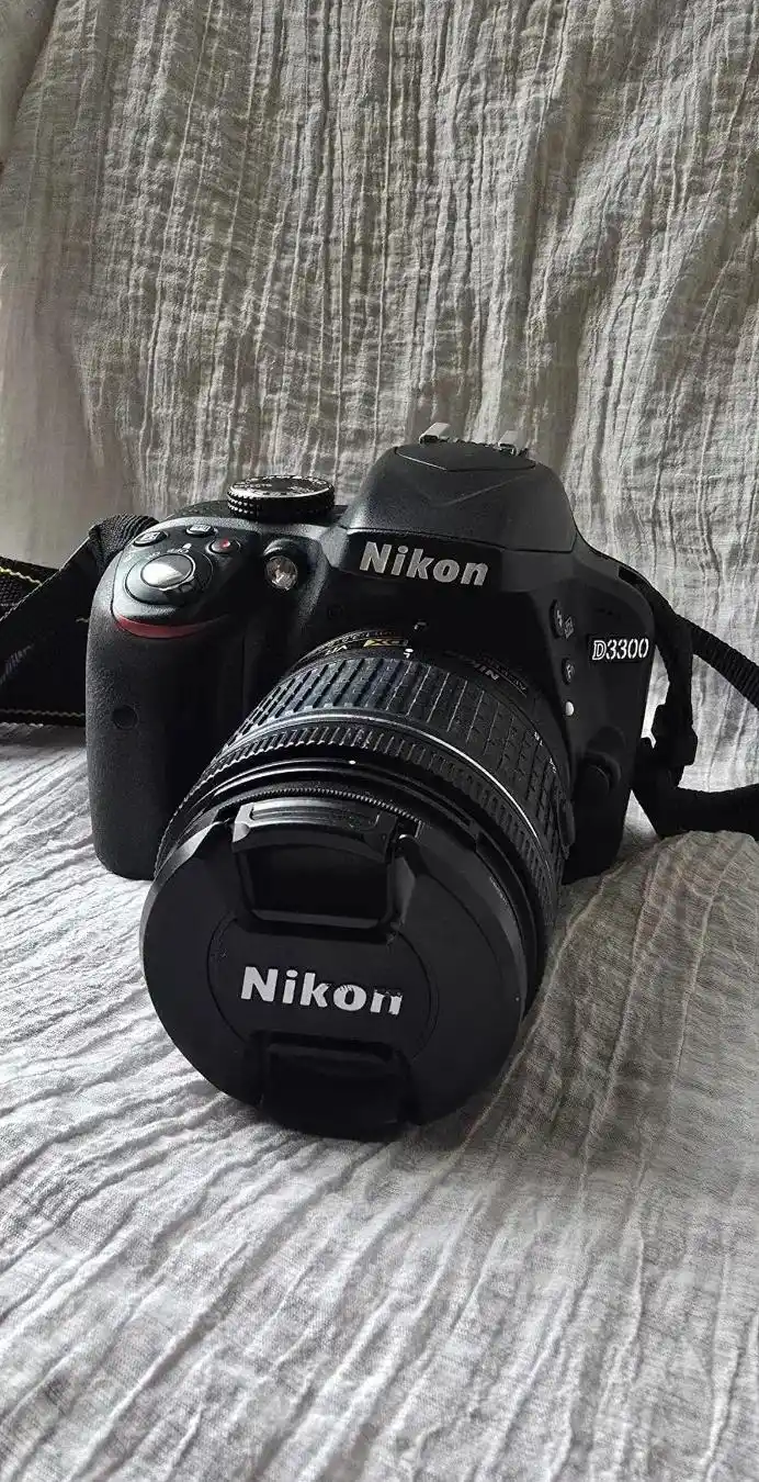 دوربین Nikon D3300 دست دو