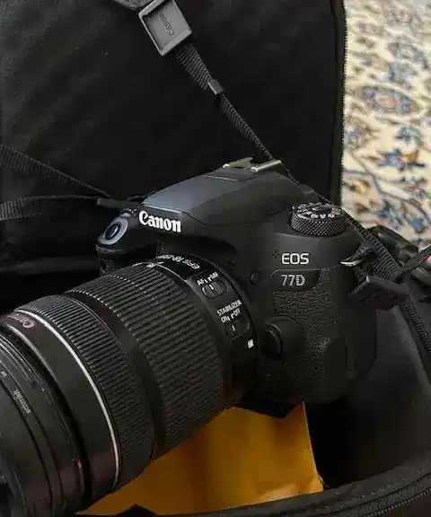 دوربین کم کار 77D canon با لنز 18-135 دست دو