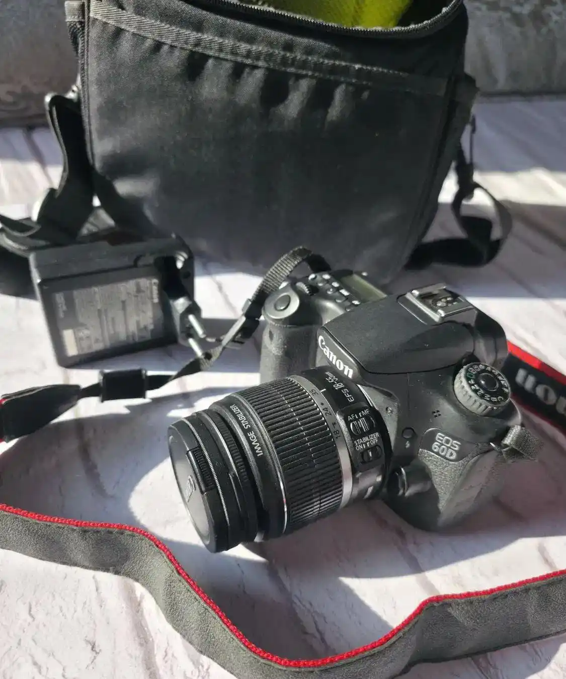 دوربین.عکاسی. دست دو