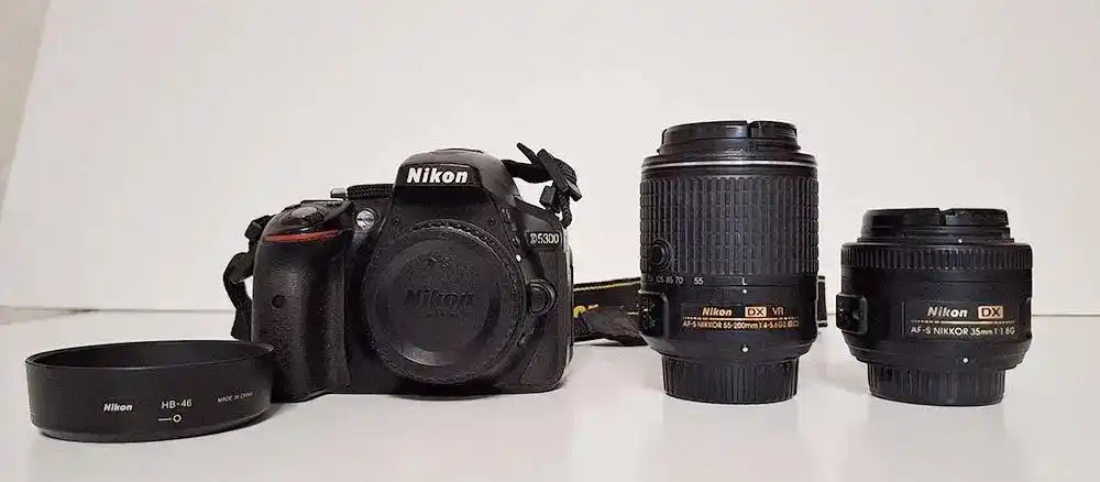 دوربین عکاسی نیکون Nikon D5300 دست دو