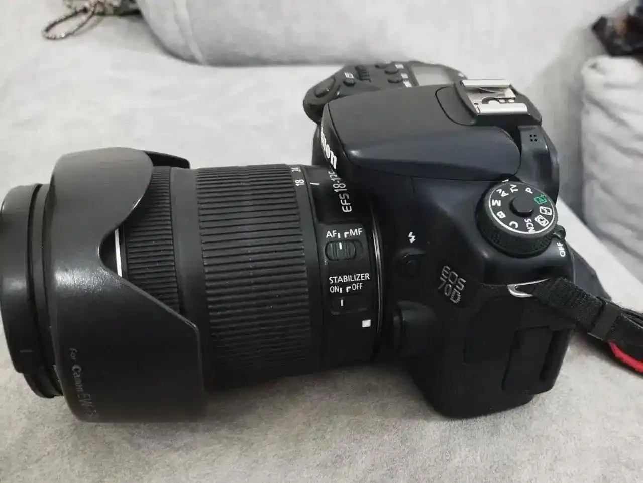 دوربین کنون ۷۰d دست دو