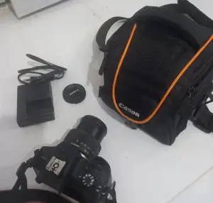 دوربین r100 canon درحد نو دست دوم