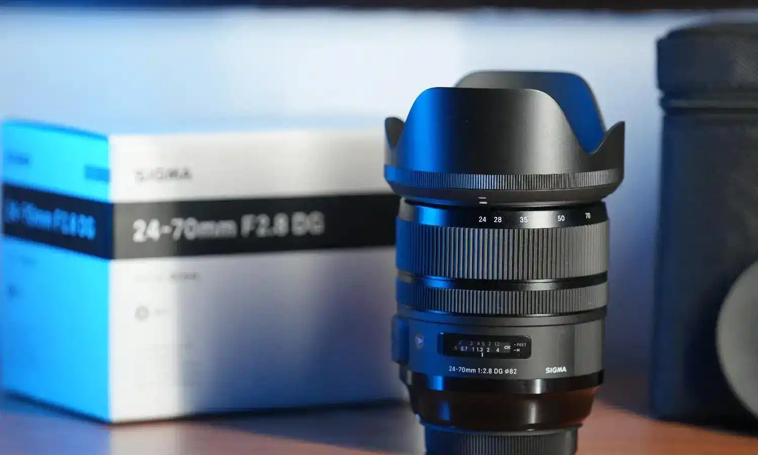 لنز سیگما Sigma 24-70mm f/2.8 DG OS HSM Art Canon دست دو