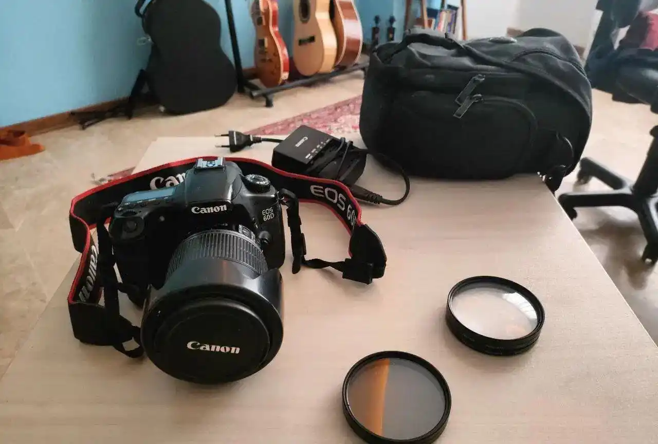 دوربین کنون canon 60D لنز 200-18 دست دو