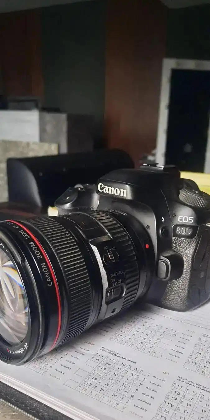 دوربین80d با لنز 24 105 دست دو