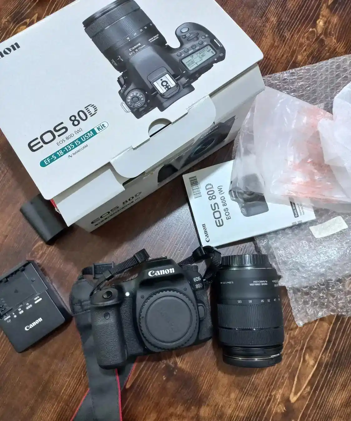 دوربین کنون D80 دست دو