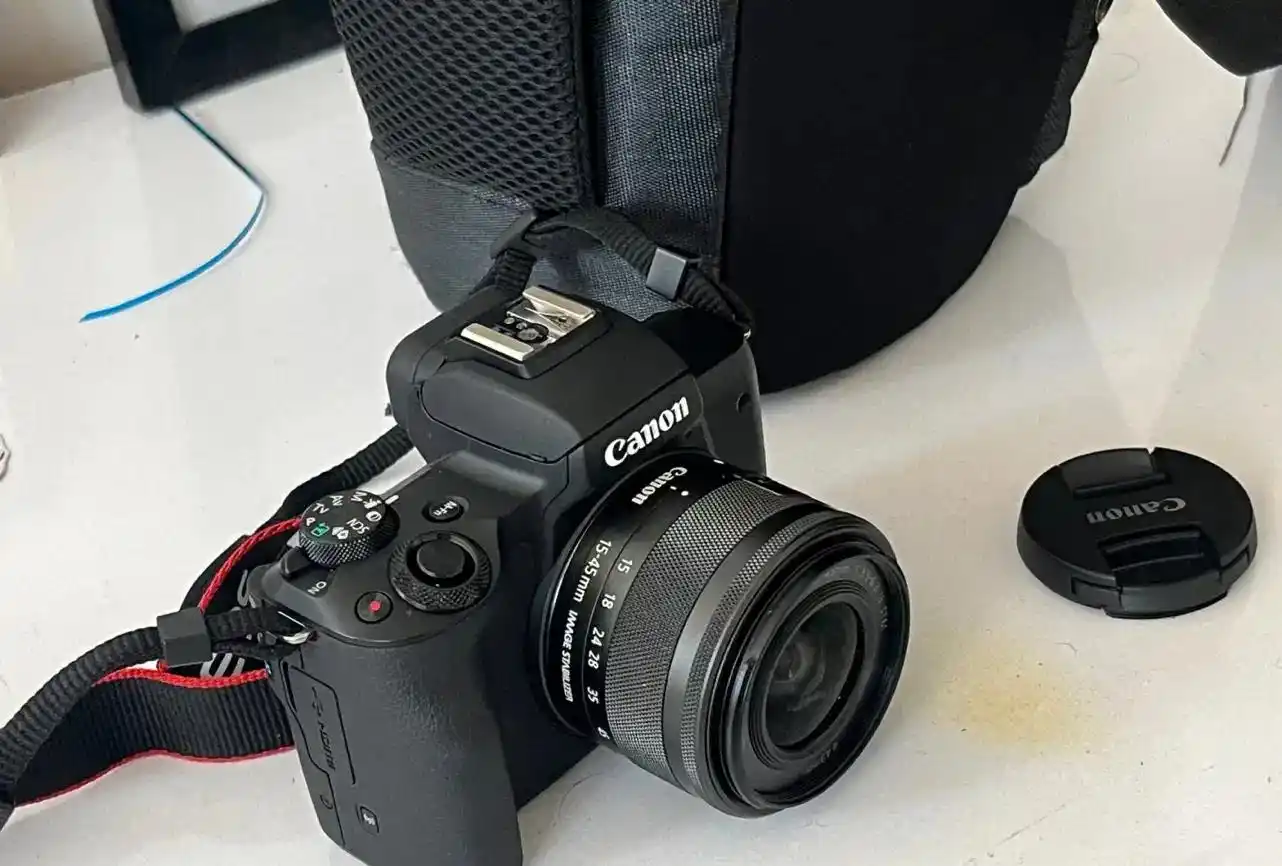 دوربین canon m50 mark 2 دست دو